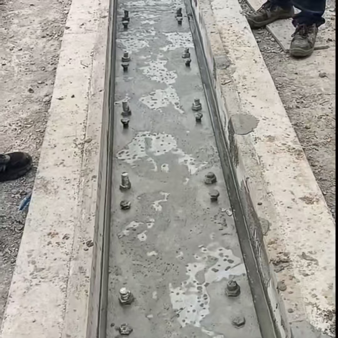沿滩港口码头起重机龙门吊重型机械设备稳固用早强快凝轨道胶泥